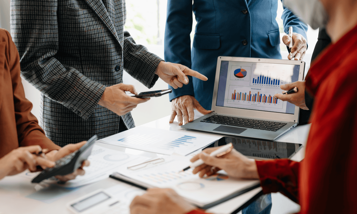 Quản Lý Cấp Trung Là Gì? Vai Trò Chiến Lược Trong Doanh Nghiệp Hiện Đại