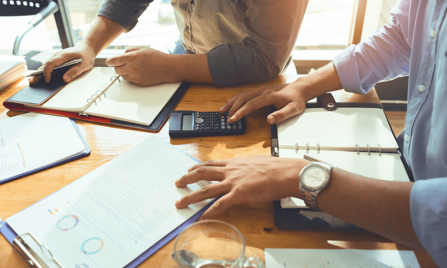IFRS 1 – Hướng Dẫn Áp Dụng Lần Đầu IFRS Cho Doanh Nghiệp Việt